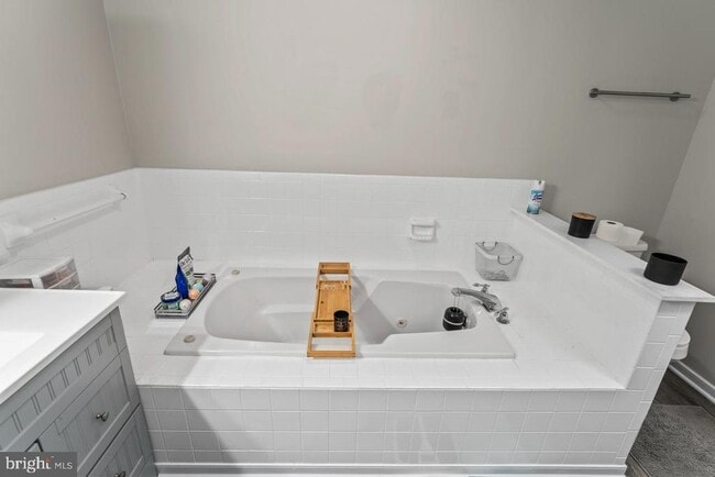 Building Photo - 2320 Harpoon Dr