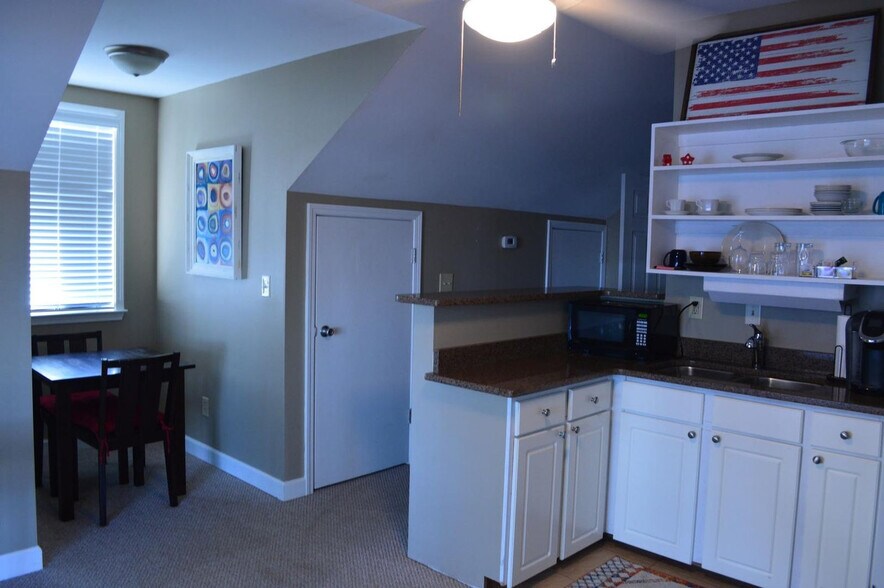 Building Photo - 1348 Misty Ln