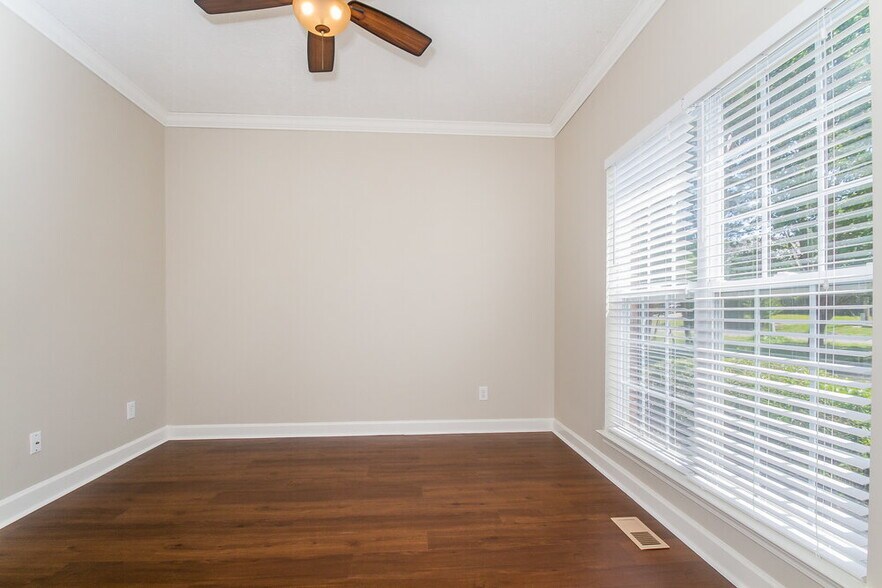 Building Photo - 1114 Poplar Hollow Dr