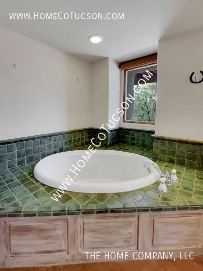 Building Photo - 12235 E Horsehead Rd