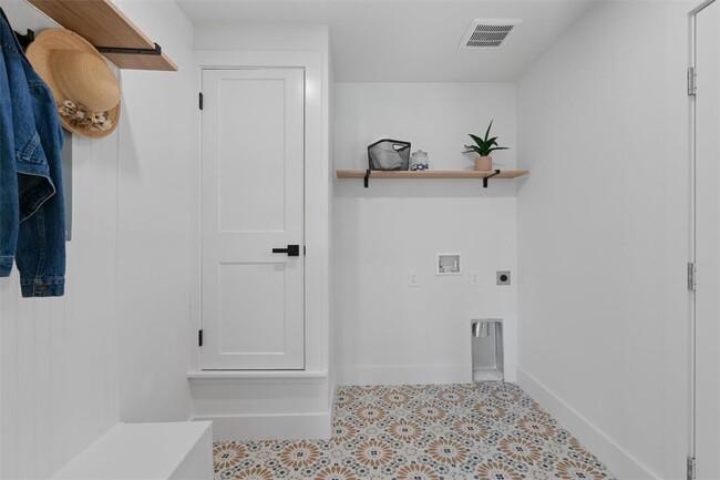 Building Photo - 5604 Overbrook Dr