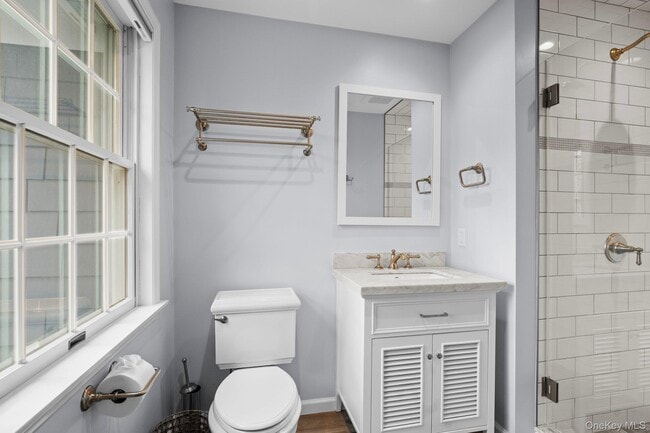 Building Photo - 105 Hardscrabble Lake Dr