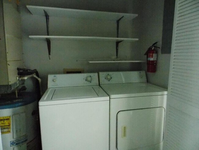 Building Photo - 140 Lanier Dr