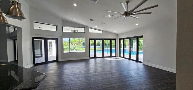 Building Photo - 21046 N Sweetwater Ln