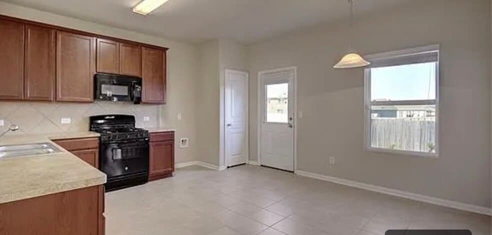 Building Photo - 336 Waterloo Dr