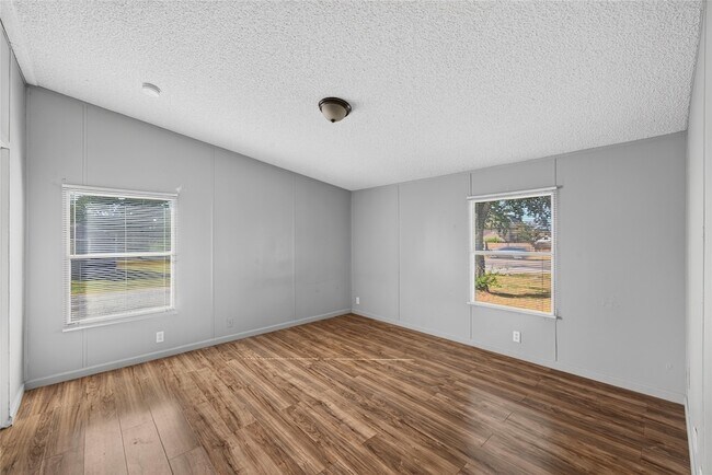 Building Photo - 1341 Flying L Ln