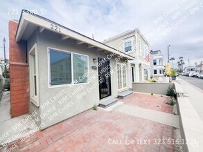 Building Photo - 221 33rd St