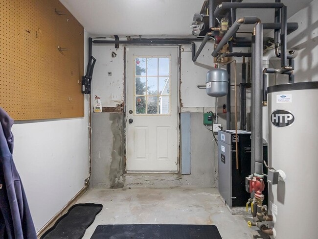 Building Photo - 14 Endmoor Rd