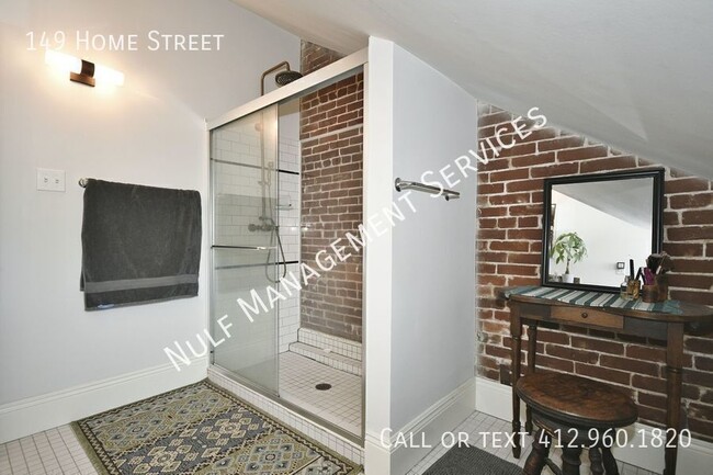 Building Photo - 149 Home St