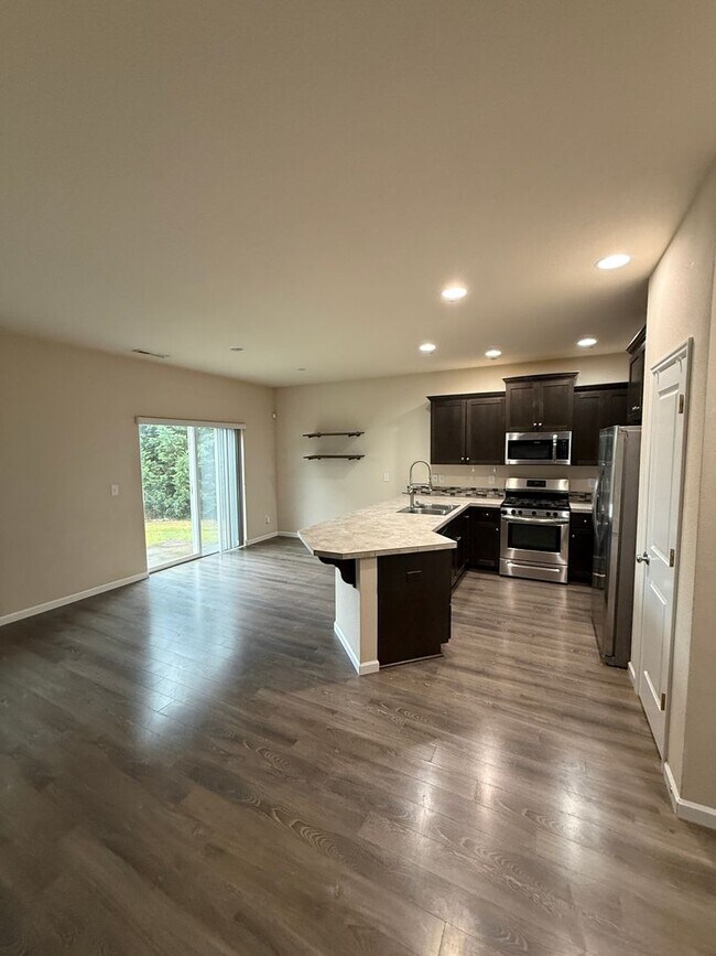 Building Photo - 12622 NE 49th Way