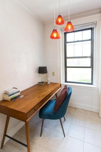 Building Photo - 120 Riverway