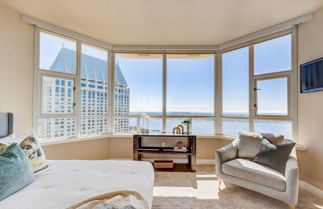 Building Photo - 700 W Harbor Dr