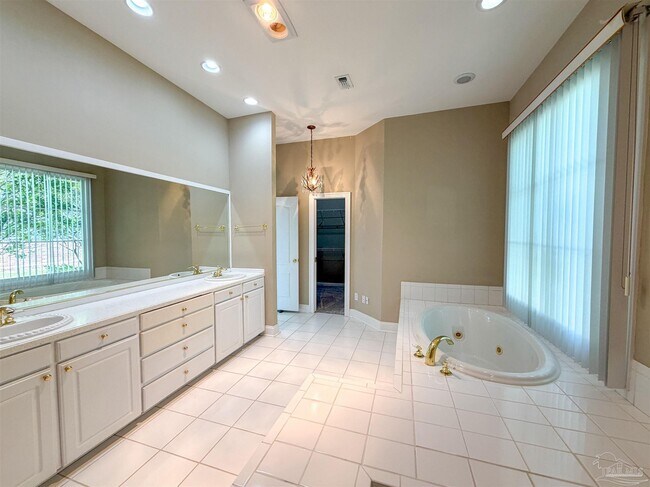 Building Photo - 1218 Ganges Trail