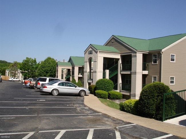 Building Photo - 565 Valley View Rd