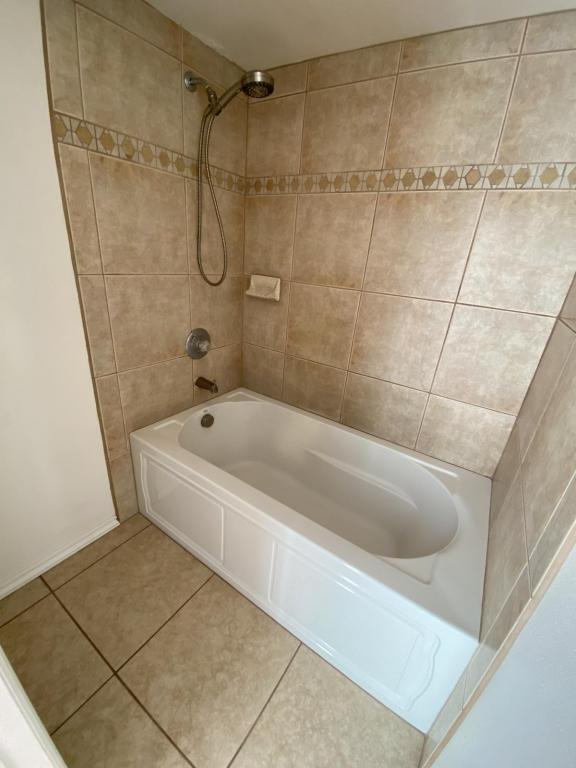 Building Photo - 495 Liholiho Street, Mount Thomas 204