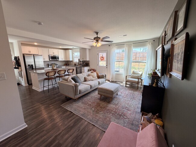 Building Photo - 136 Quarry Rdg Rd