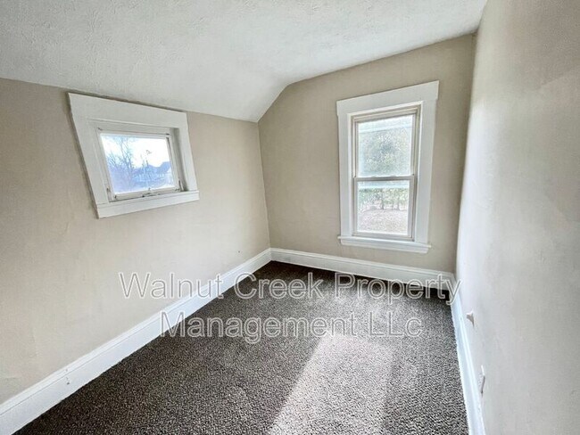 Building Photo - 1730-1730 E 30th St