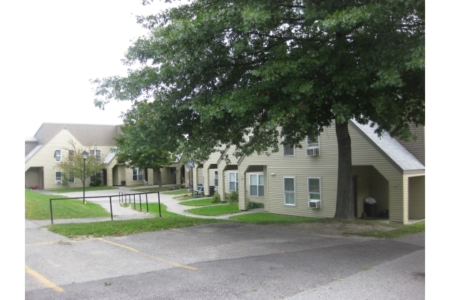 Building Photo - Auburn Commons