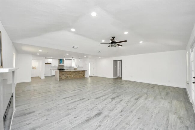 Building Photo - 14223 Ella Lee Ln