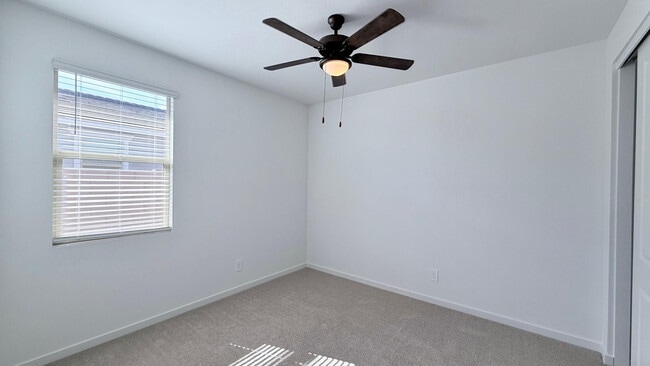 Building Photo - 15988 W Desert Spoon Dr