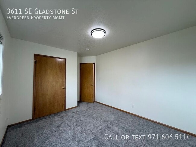 Building Photo - 3611 SE Gladstone St