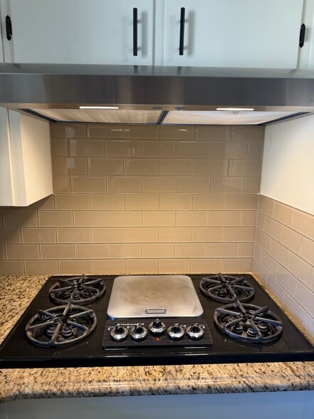 Cooktop - 536 Sherwood Ln