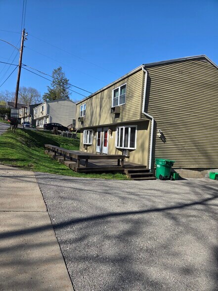 Large paved parking area - 496 Mercer Rd