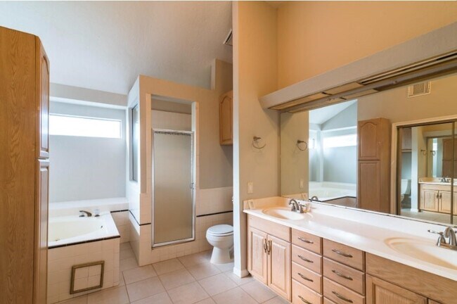 Building Photo - 16007 Sierra Vista Dr