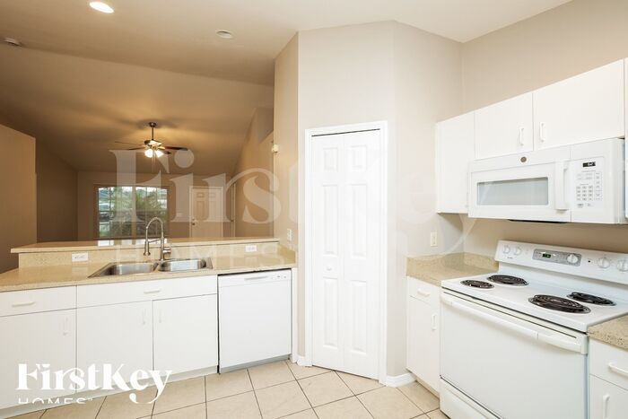 Building Photo - 4725 22nd St SW