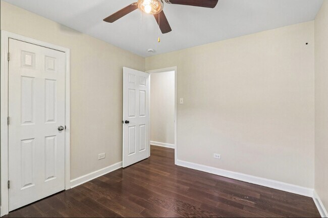Building Photo - 840 W Arquilla Dr