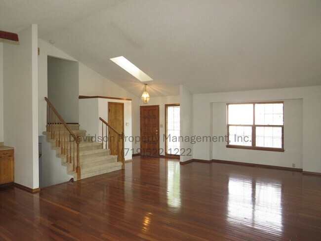 Building Photo - Stunning 4 Bedroom House in West Colorado ...