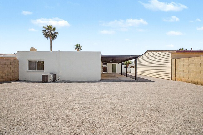 Building Photo - 4127 N 106th Ave