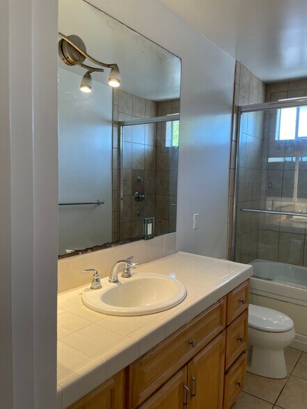 Second floor bathroom - 1436 Harvard St