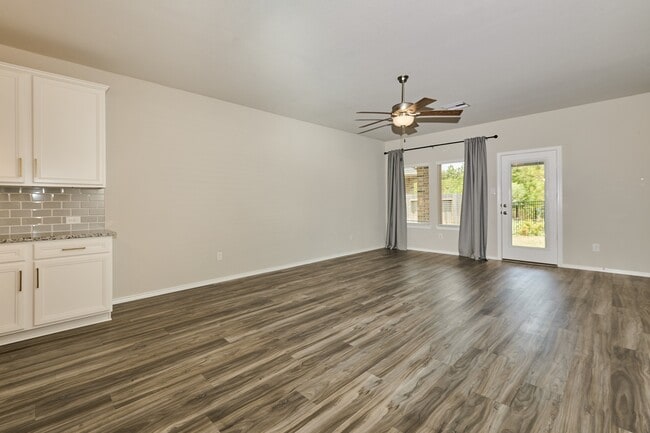 Building Photo - 9291 Inland Leather Ln