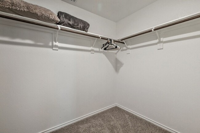 Building Photo - 15121 Ace Dr