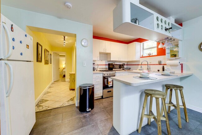 Building Photo - 1760 NE 144th St