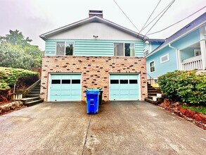 Building Photo - 3385 SE 10th Ave