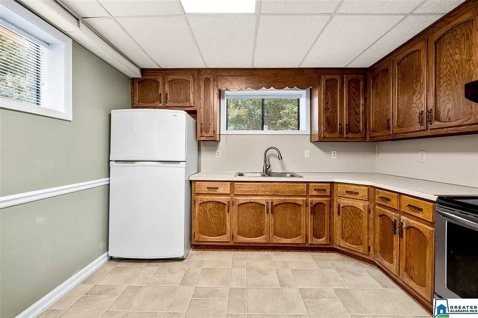 Building Photo - 1229 Edinborough Ln