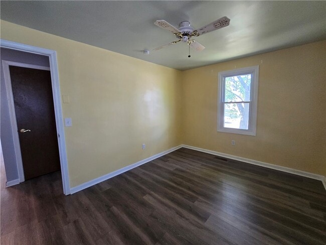 Building Photo - 237 Countess Dr