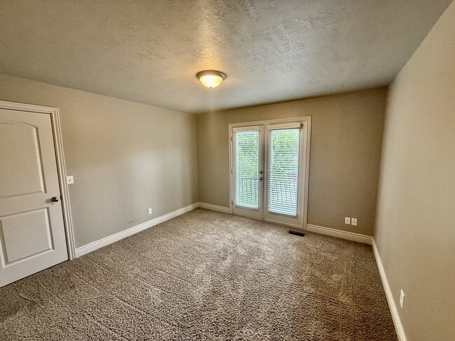 Building Photo - 2028 E 4500 S