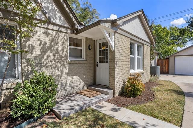 Building Photo - 2205 Stanley Ave