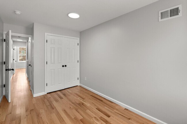 Building Photo - 2518 E Fayette St
