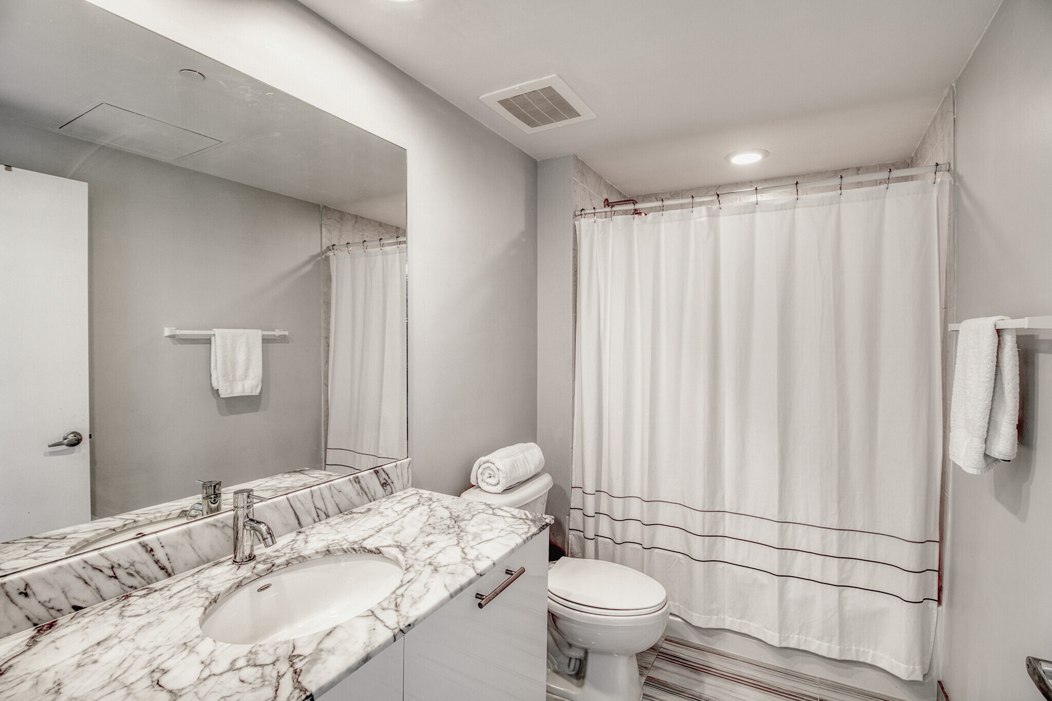 Building Photo - 951 Brickell Ave