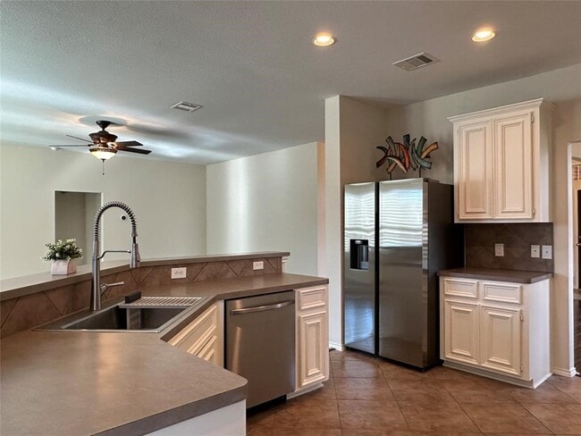 Building Photo - 1707 Magnolia Lake Ln