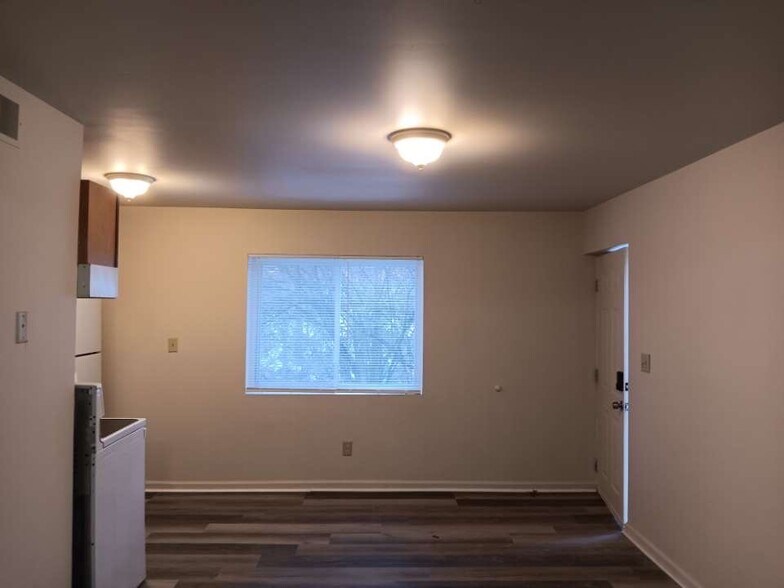 Building Photo - 5838 Stieren Dr