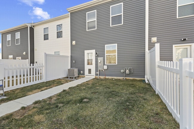 Building Photo - 205 Ridgley Blvd