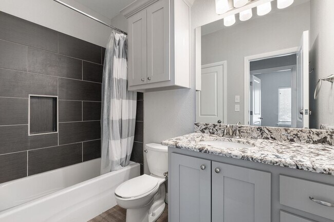 Building Photo - * MOVE IN SUMMER 7/6/2026* 6 Bed 4 Bath Home, Walking To TCU, Free Light Housekeeping