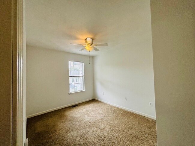 Building Photo - 850 Patrick Henry Dr