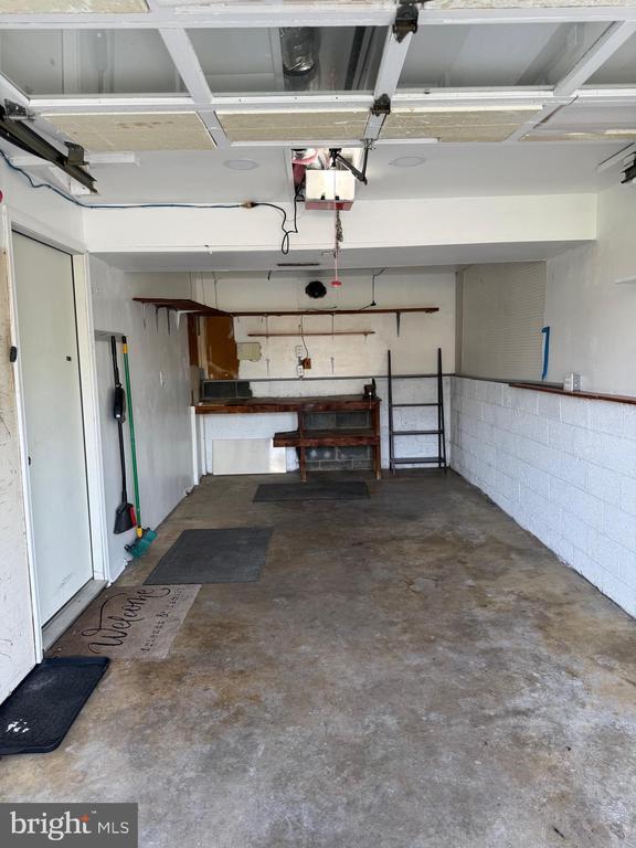 Building Photo - 5079 Macnamara Dr