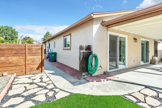 Building Photo - Tranquil Remodeled 2 Bedroom in 55+ Rancho...